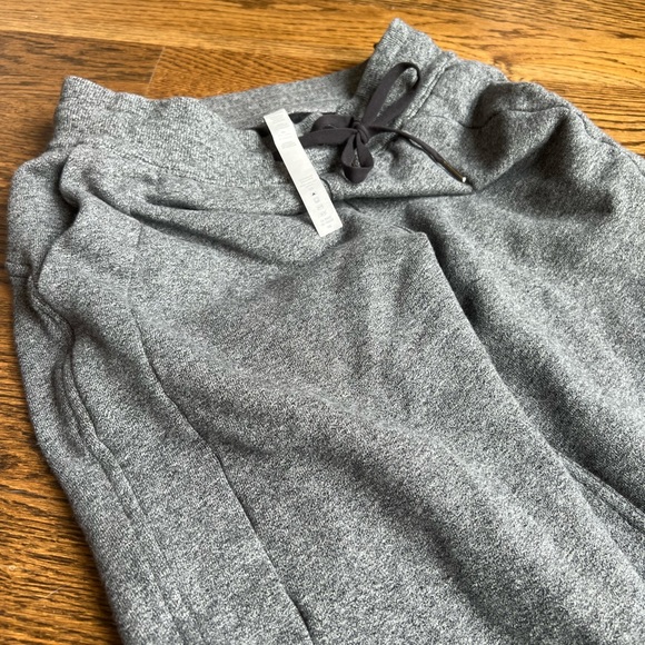 Size 4 lululemon Gray Joggers - Picture 2 of 4
